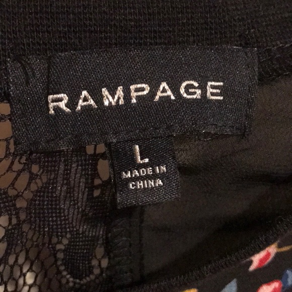 Rampage Floral Lace Backless Tank Blouse - Picture 7 of 7